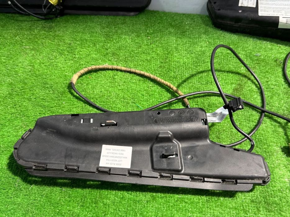 AIRBAG SCAUN ( 3 BUC.) AUDI A3 Sportback / AUDI A3 8P / AUDI A4 B7 / Avant COD OEM 8P4880242C 8P3880242A 8E0880242P