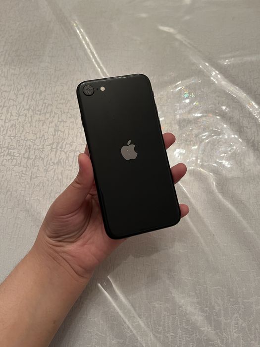 Iphone SE 64GB,черный цвет