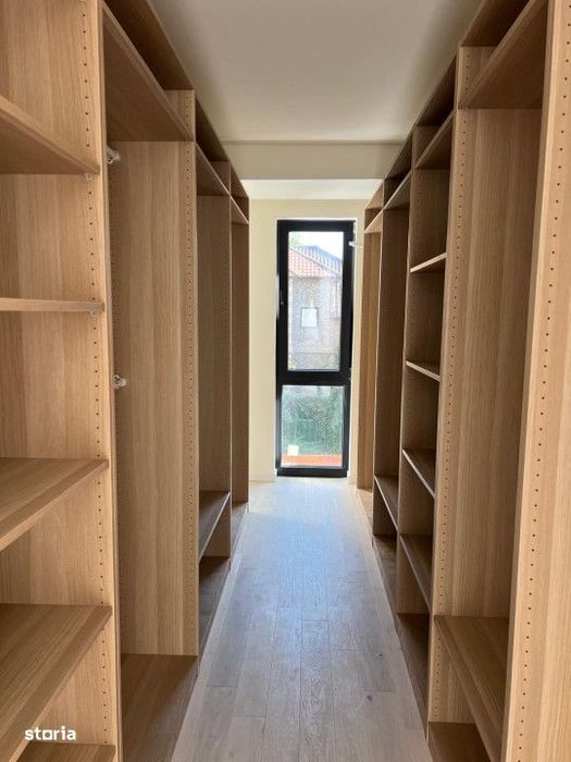 Vila individuala cu piscina exterioara si garaj | Erou Iancu Nicolae