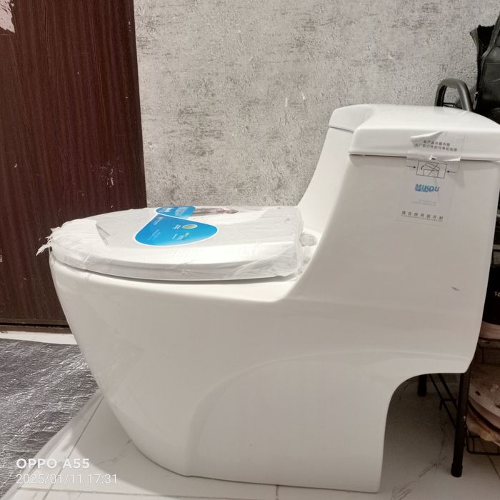 Унитаз наполный новый