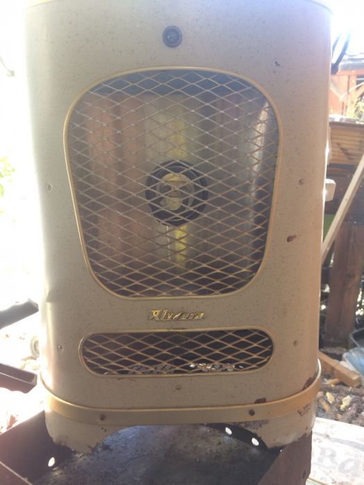 Sobita , masina de scris, jucarii, radio, cufar, diverse