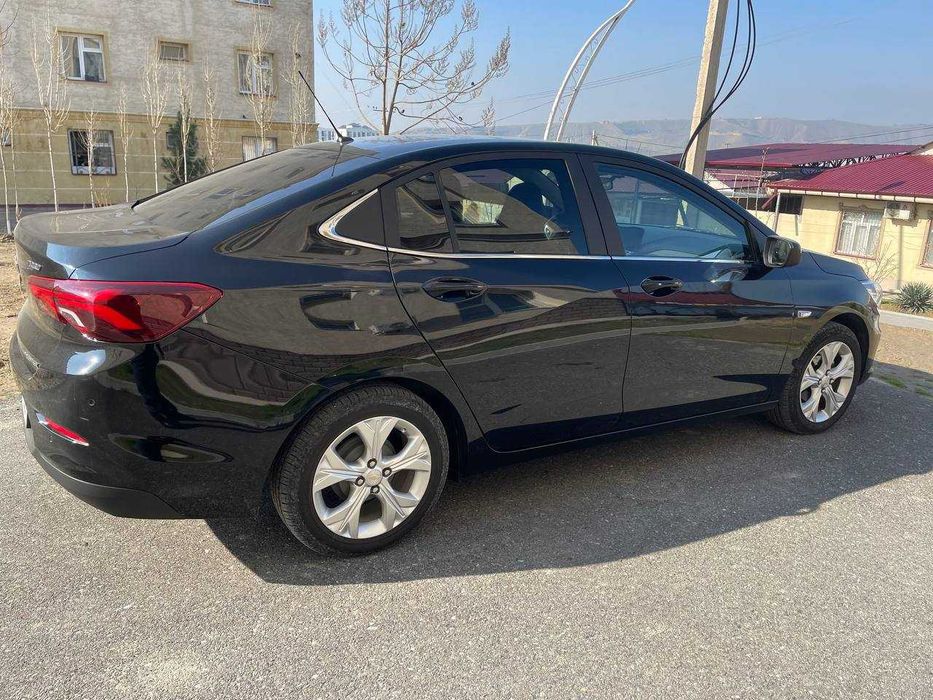 Chevrolet Onix Premier 6 plus сотилади