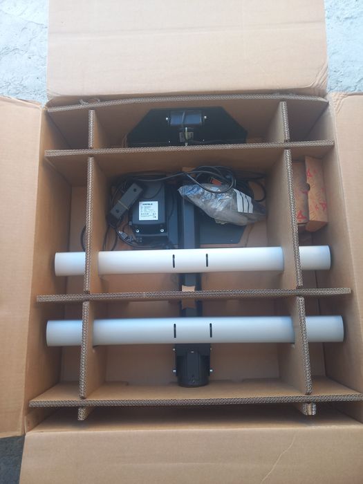 Електрическа стойка за телевизор Schneider Hafeli