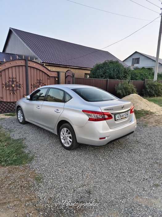 Ниссан автомобиль