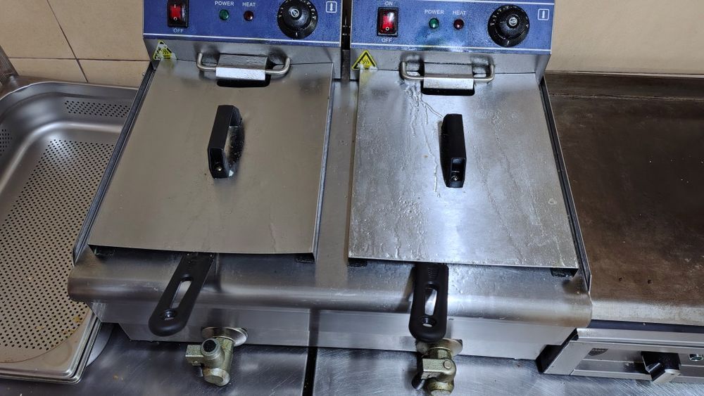 Vând friptioză electrica