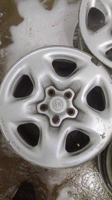 Продаю комплект дисков на 16