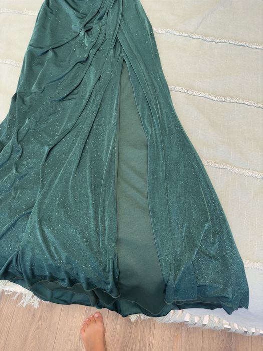 Официална рокля.