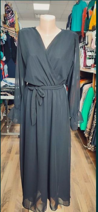 Vând lot rochii de ocazie, 23 bucăți