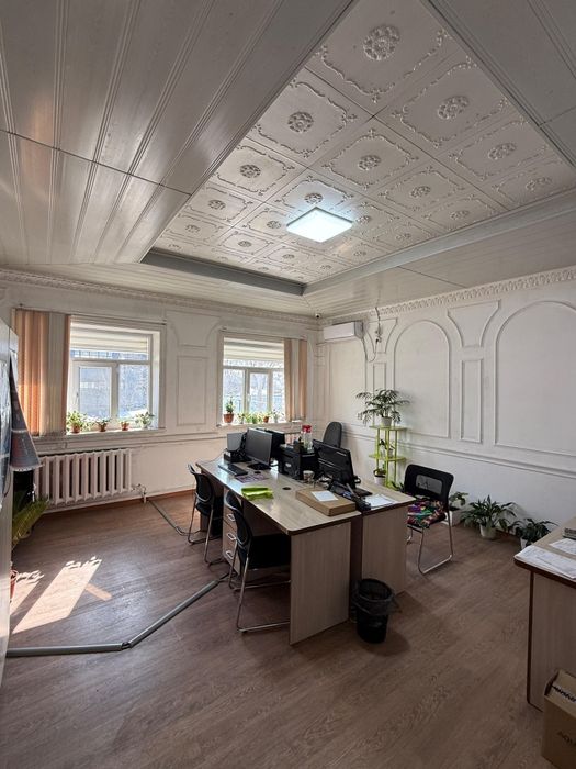 Здание 300кв в центре города