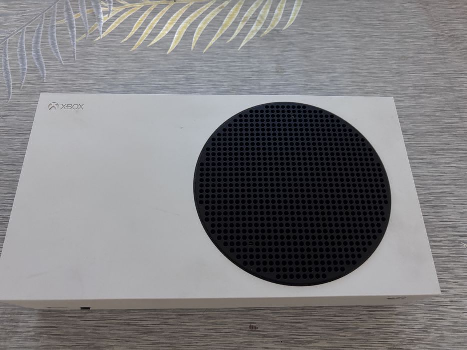 Xbox series s 1TB cu 2 controllere