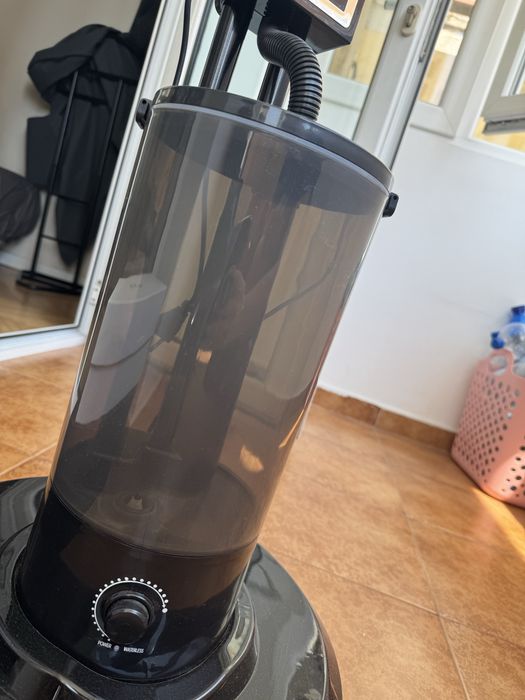 Ventilator putere mare cu umidificator, multe functii de setare ,se vad in poza,este aproape nou, folosit de cateva ori!