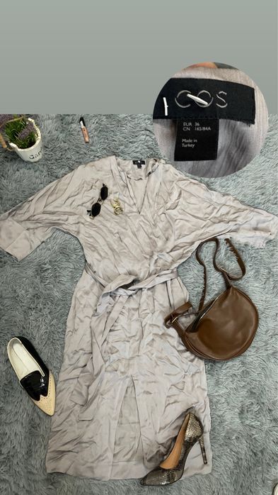 Девчата , платья на праздники , корпоративы ! Дешево ! Срочно !