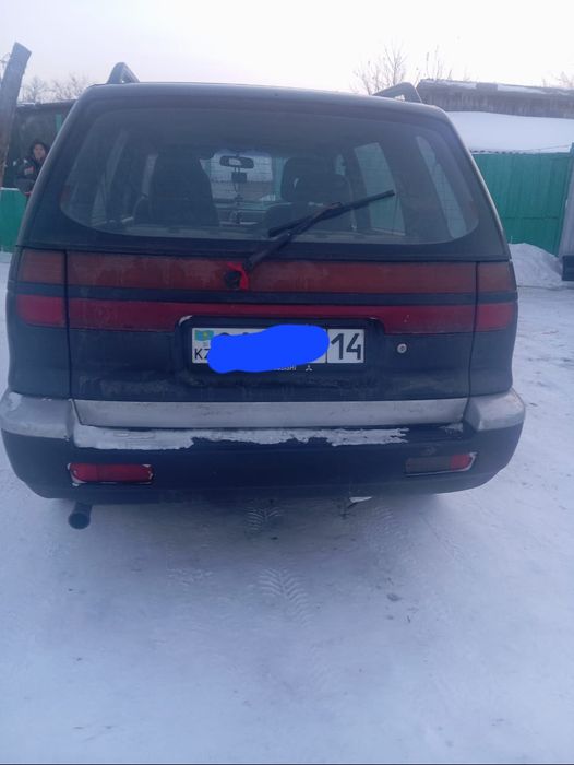 Митсубиси спейс вагон