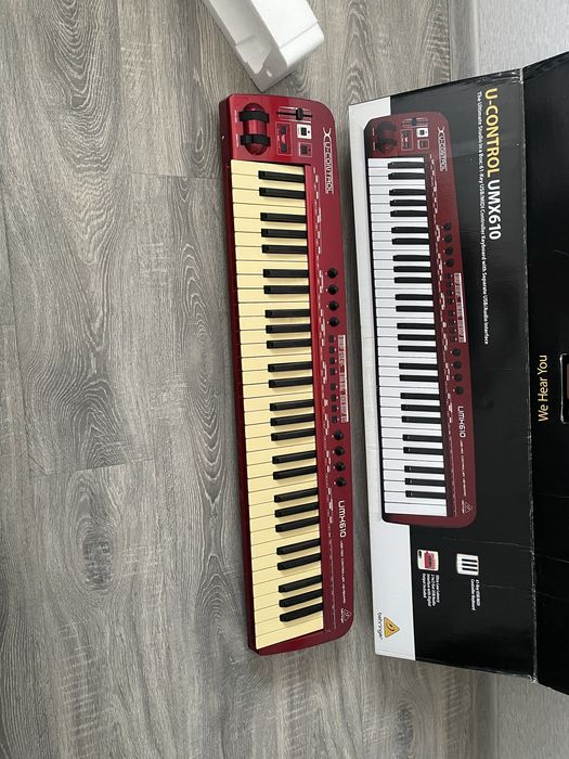 Миди клавиатура, Behringer UMX610