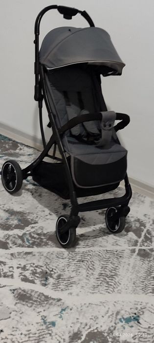 Коляска чемодан лёгкая