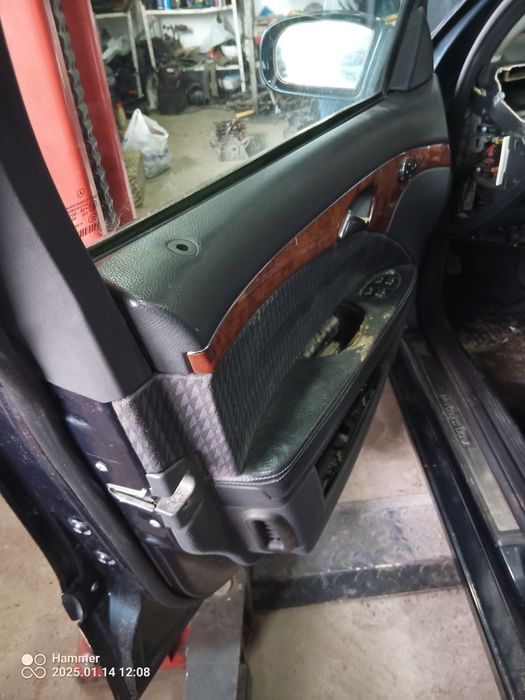 Продавам mercedes w211 2.2 cdi на части