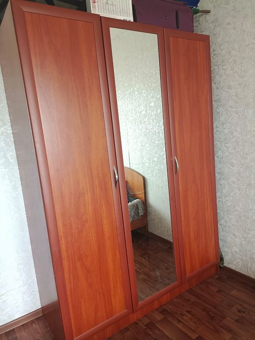 Продам шкаф 3 дверный