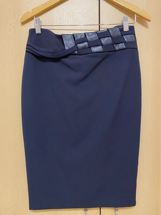 Fusta dreapta albastra