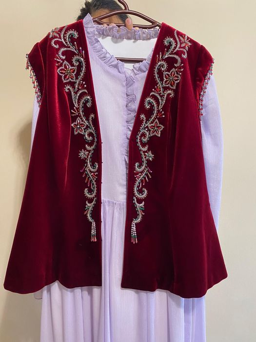 Қазақша комплект бешпент пен кәжекей