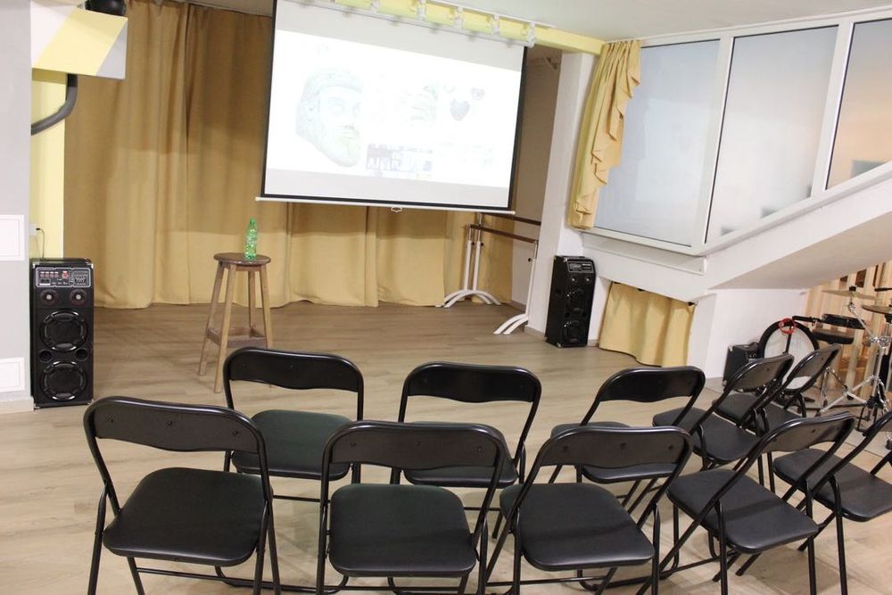 Дава се под наем Зала за събития в Варна, Център -  кв.м за 15.3 € - Снимка #6