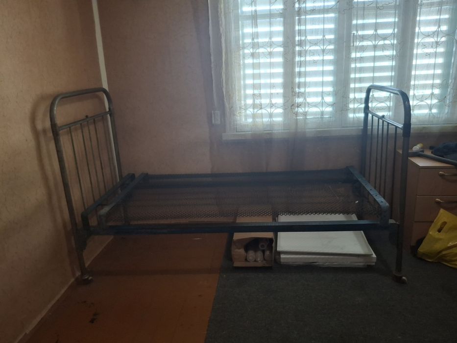 Продам железные кровати