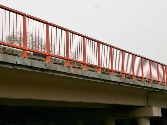 Kvadrat va dumaloq trubadan tayyorlangan maxsus  panjaralar