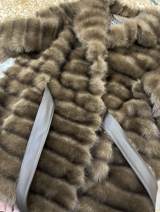 Трендовая шуба коричневая