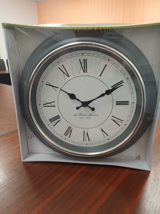 CEAS DE PERETE ELEGANT, sigilat,diametru aprox. 40 cm-35 LEI