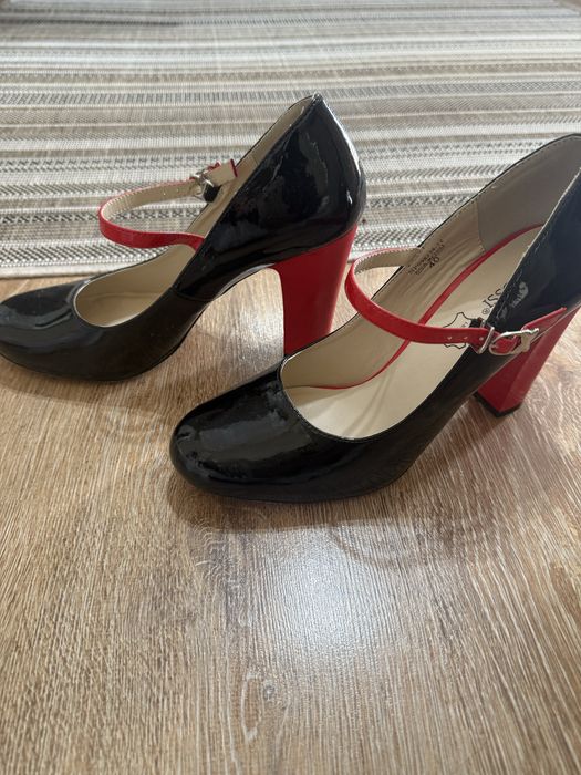 Туфли с удобным каблуком 40 размер