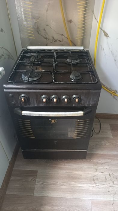 Продам газ плиту, рабочая ,духовка пекет, элподжог