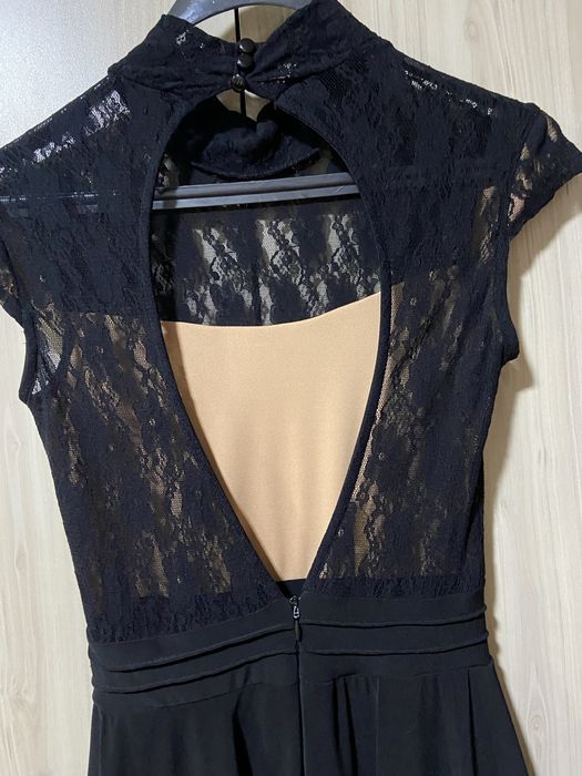 Елегантна дамска рокля