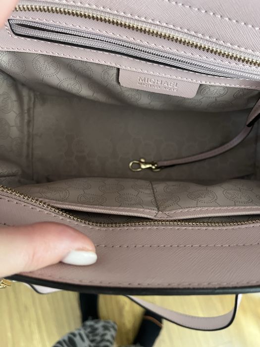 Geanta  Michel Kors medie din piele naturala