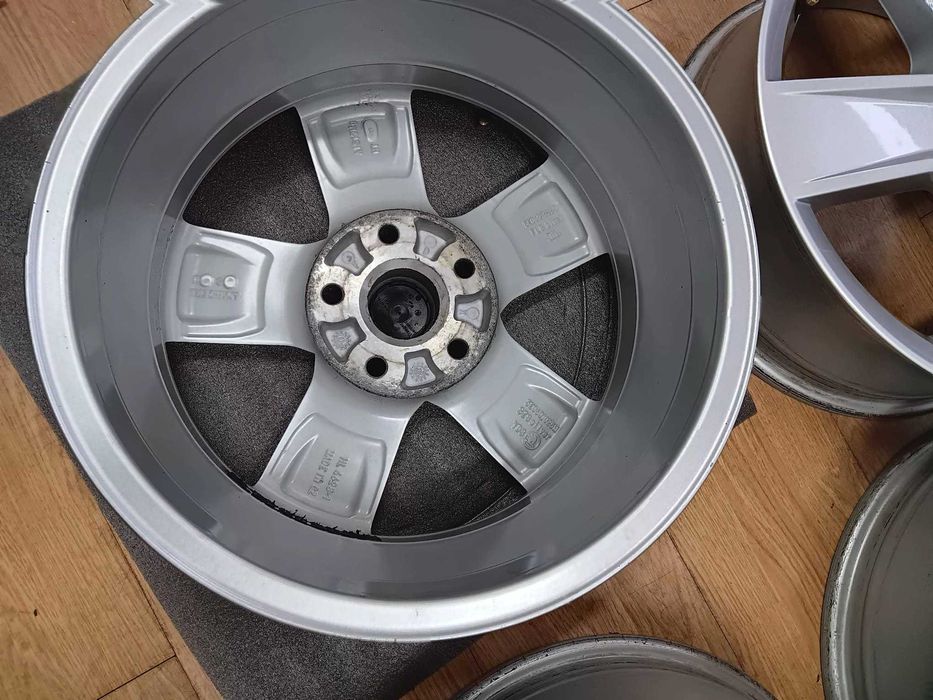 Jante 16 Skoda Octavia originale Seat Leon VW Golf e-Golf 5E0601025M