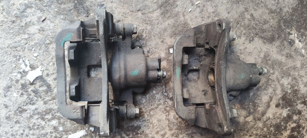 Суппорта Субару задние 2шт L,R