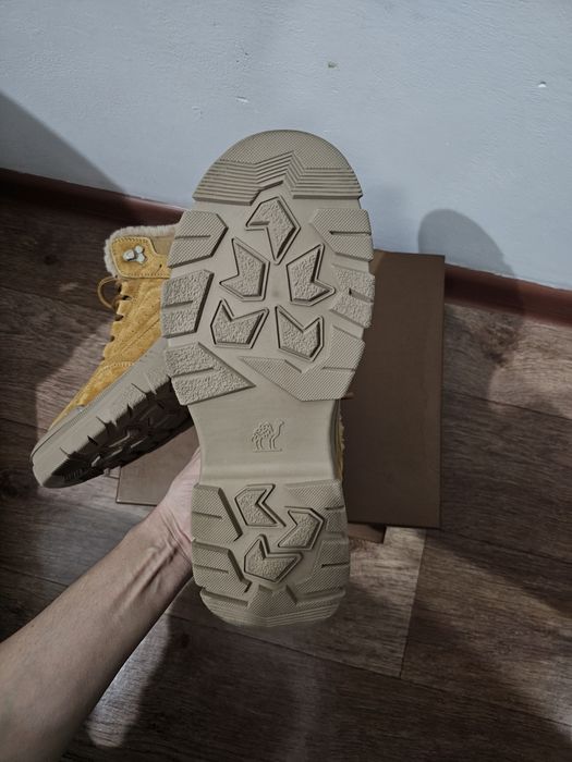 Зимние ботинки марки Camel.