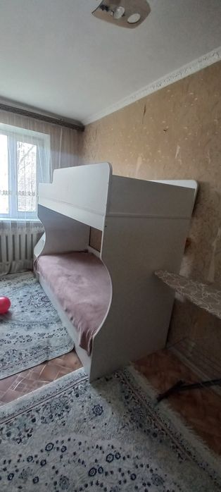 Двухъярусная кровать