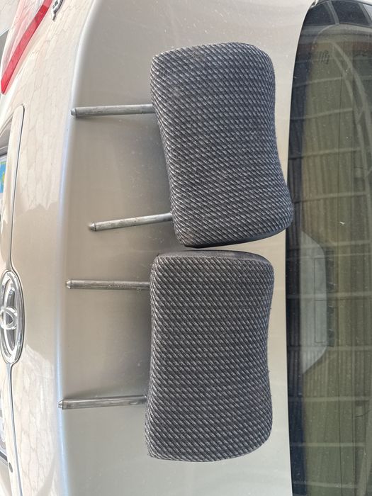 Подголовники VW Passat B3/B4 оригинал продается пара