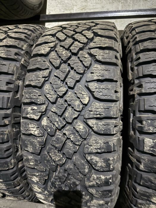 Goodyear wrangler duratrack 265/60/R18 RT LT