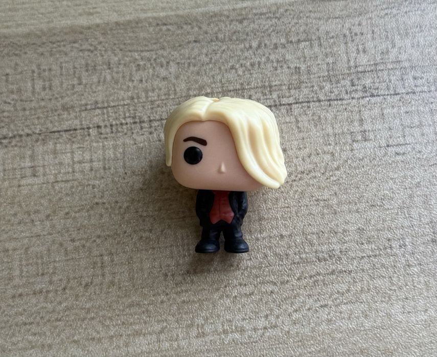 Kinder joy funko pop Sanji