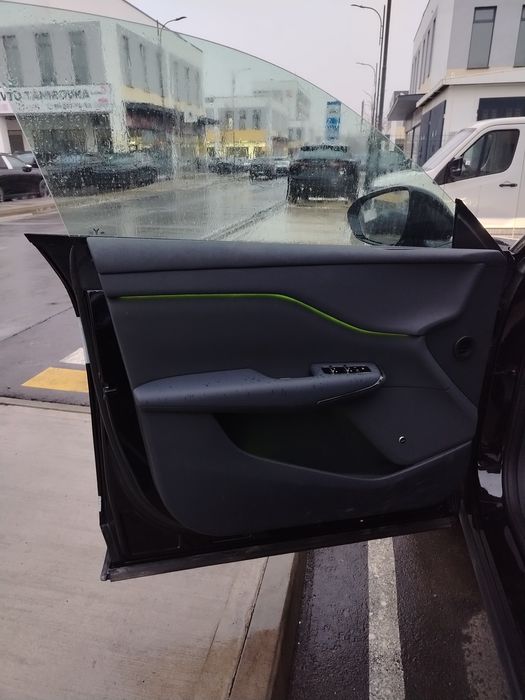 Voyah courage elektro 4 AWD, eng fuli  razgon 4.9 c , rus tili bonus