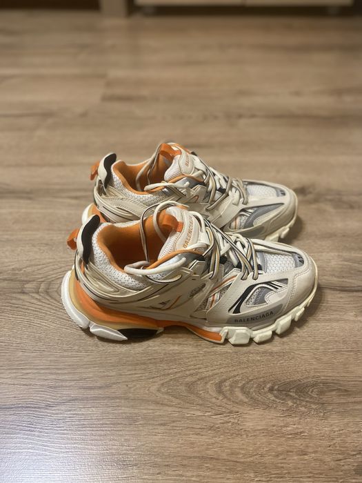 Balenciaga track
