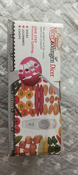 Универсальная овощерезка.