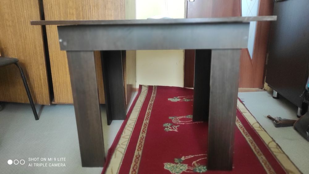 Стол журнальный  коричневый