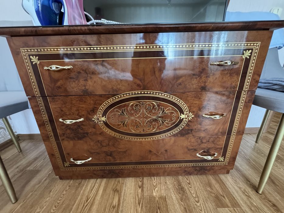 Спальный гарнитур