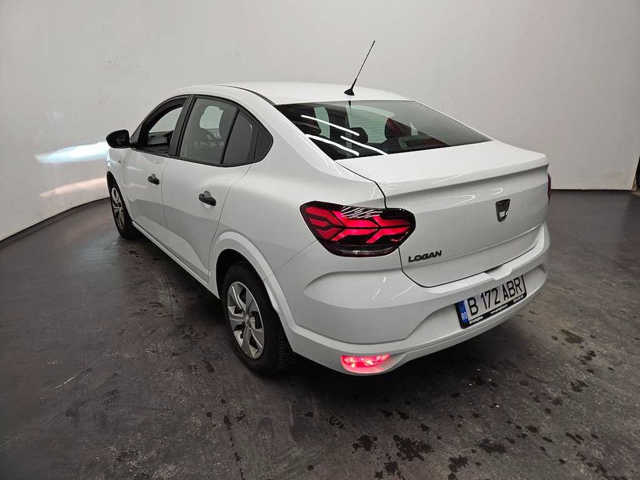 Logan TCe90 essential