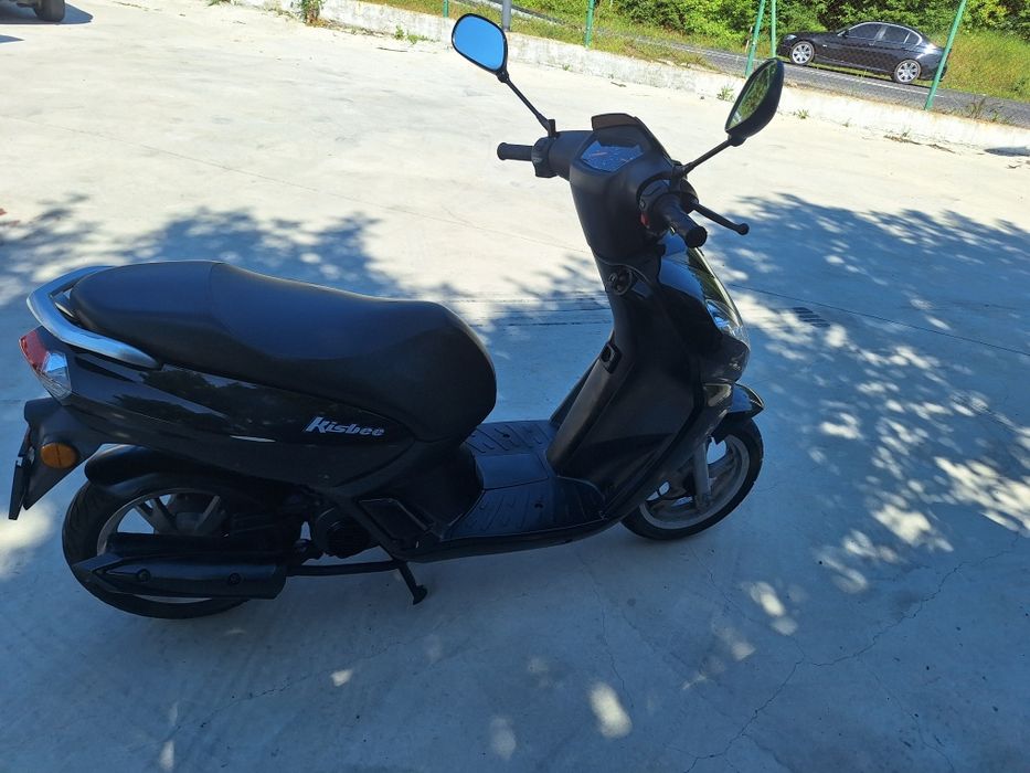 Продава се скутер peugeot kisbee 49