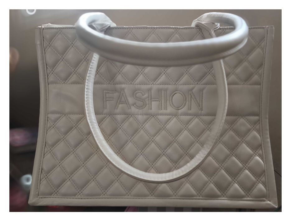 Нова дамска чанта