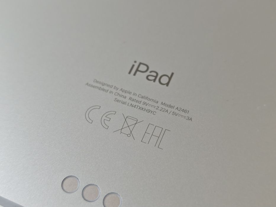 iPad Pro 12.9" (5th Generation/M1) + Magic Keyboard + Pencil