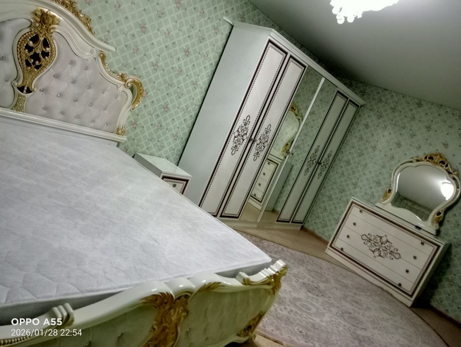 В продаже спальный гарнитур