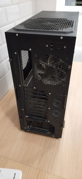 Компютърна кутия Antec 1100